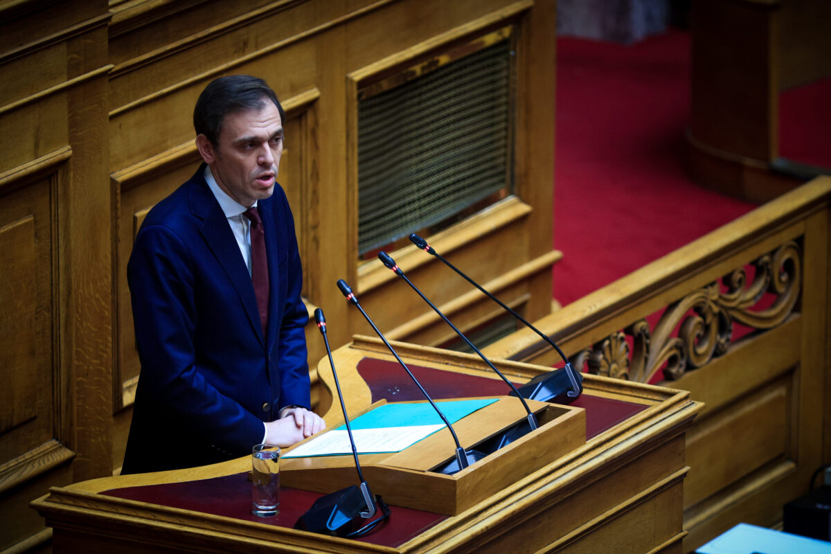 Δημήτρης Μάντζος για την τραγωδία στα Τέμπη: «Κανείς δεν μπορεί να αποφύγει την αλήθεια»