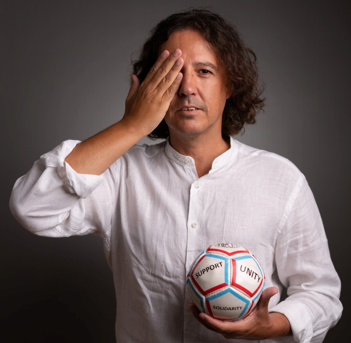 «Μια μπάλα για όλους» στο Euro και τους Παραολυμπιακούς Αγώνες – Ο Ηλίας Μάστορας στο TheOpinion