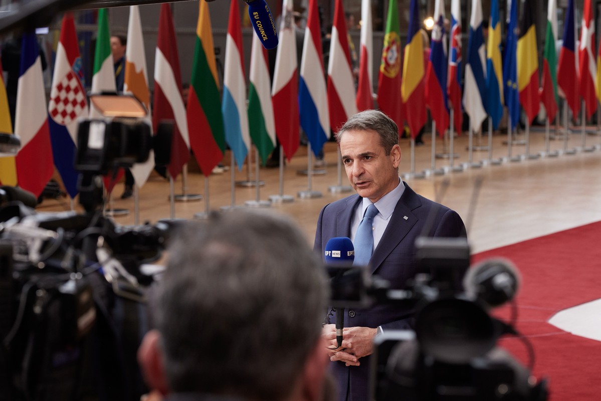 Μητσοτάκης από Βρυξέλλες: Η ΕΕ να εκδώσει ευρωομόλογα για την αμυντική της θωράκιση (VIDEO)
