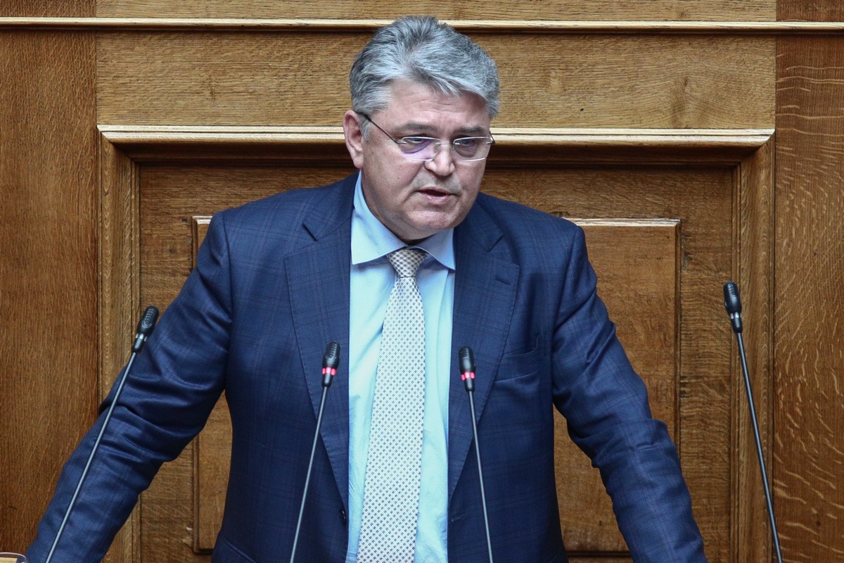 Δ. Νατσιός για μη κρατικά ΑΕΙ: Απαξιώνεται το δημόσιο πανεπιστήμιο