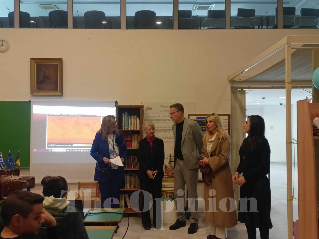 Θεσσαλονίκη: Τα στρουμφάκια έρχονται για να μας σώσουν από την κλιματική αλλαγή (ΦΩΤΟ)
