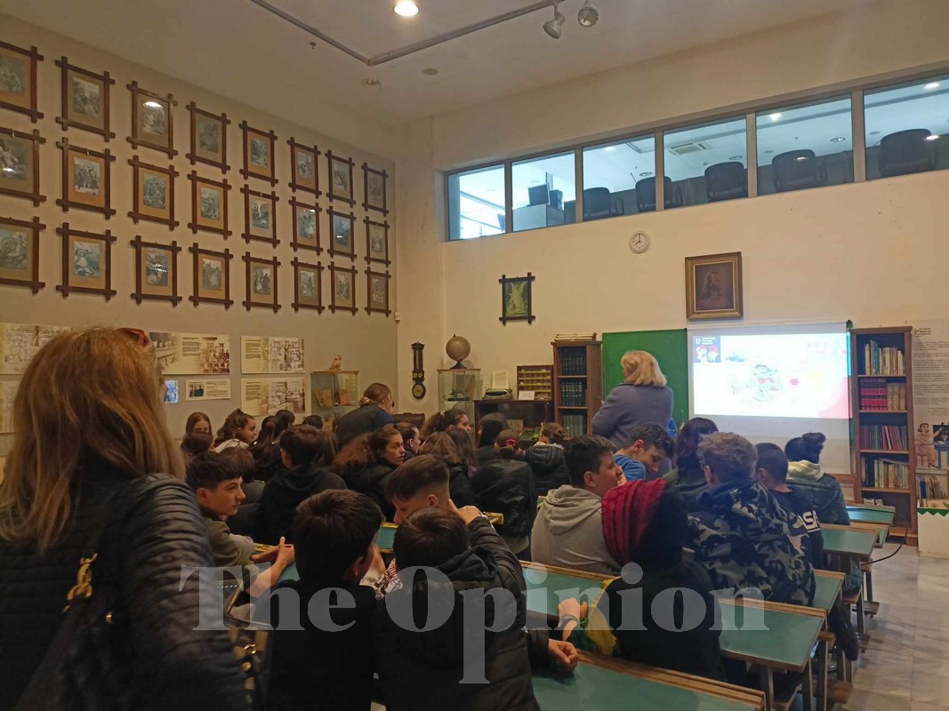 Θεσσαλονίκη: Τα στρουμφάκια έρχονται για να μας σώσουν από την κλιματική αλλαγή (ΦΩΤΟ)