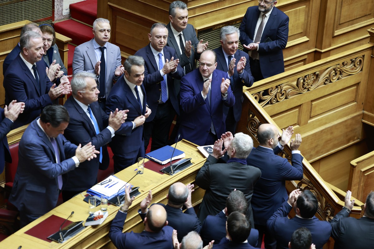 159 ΟΧΙ στην πρόταση δυσπιστίας – Κατηγορώ Μητσοτάκη σε ΣΥΡΙΖΑ και ΠΑΣΟΚ – Συγκάλυψη κατήγγειλε σύσσωμη η αντιπολίτευση