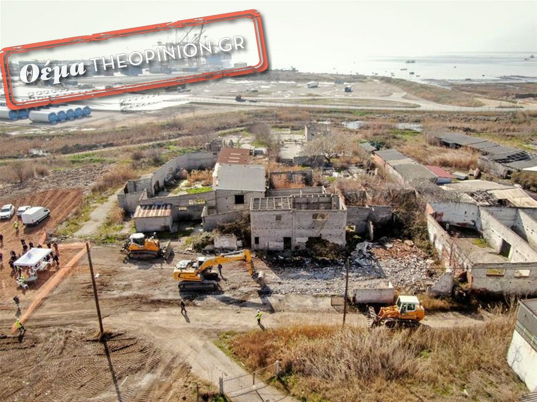 Καθαρίζει το πιο ρυπασμένο σημείο του παραλιακού μετώπου της Θεσσαλονίκης