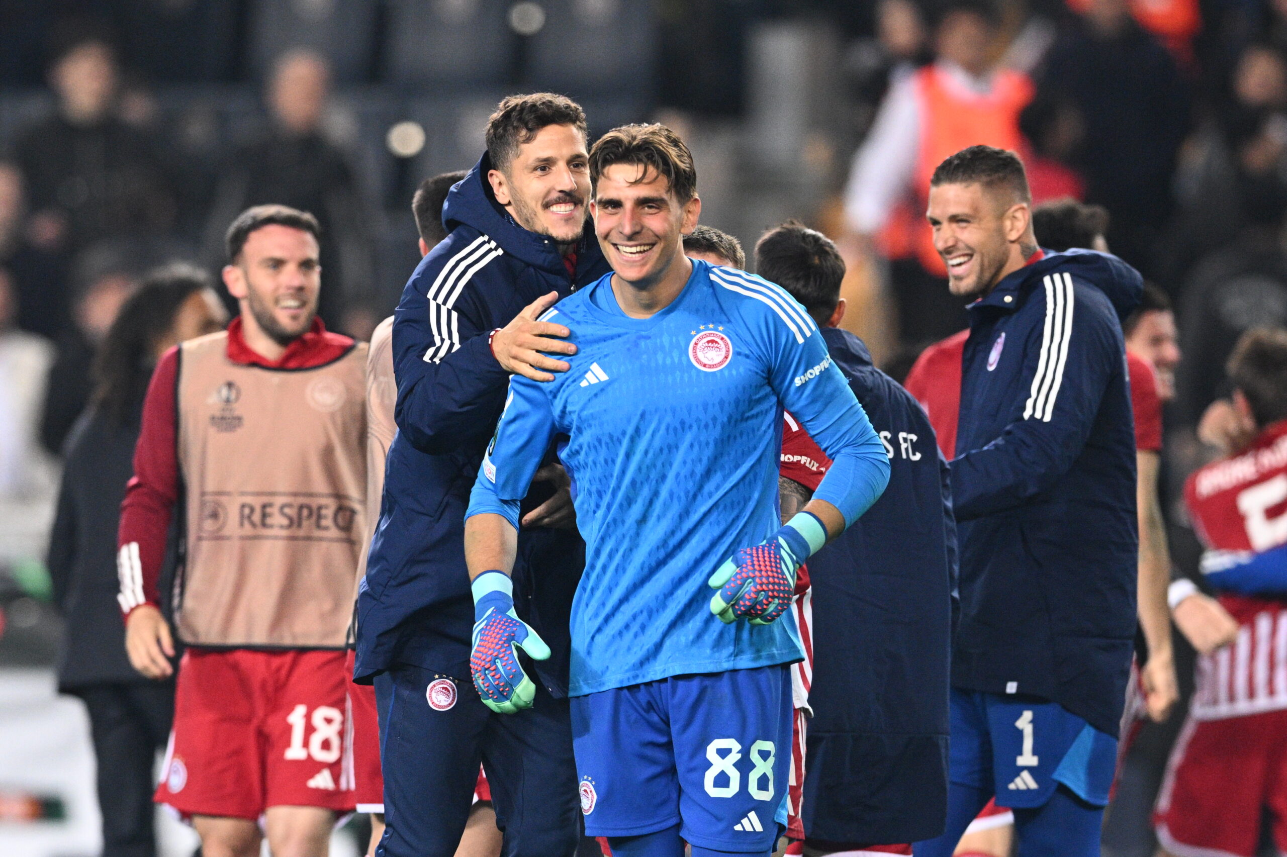 Φενέρμπαχτσε-Ολυμπιακός 1-0 (Πεν: 2-3): Ιστορική βραδιά και πρόκριση μέσα στη Πόλη με «ήρωα» Τζολάκη (video)