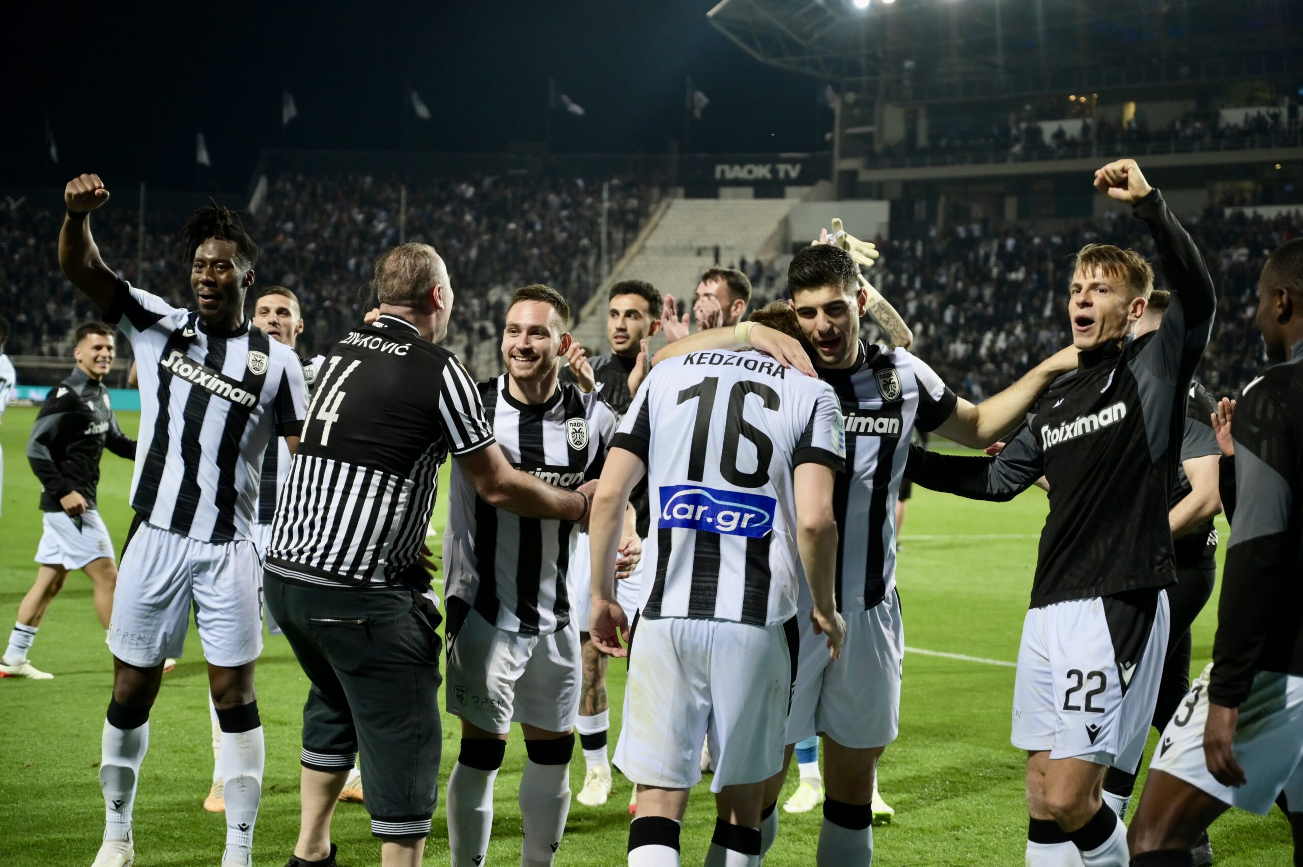 Super League: «Φωτιά» η μάχη του τίτλου – Στο -4 με παιχνίδι λιγότερο ο ΠΑΟΚ