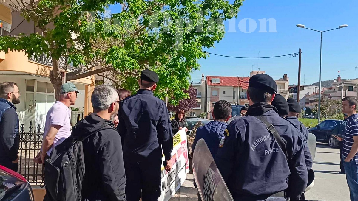 Πολίχνη: Με συγκέντρωση διαμαρτυρίας «υποδέχτηκαν» τον Μητσοτάκη (ΦΩΤΟ+VIDEO)