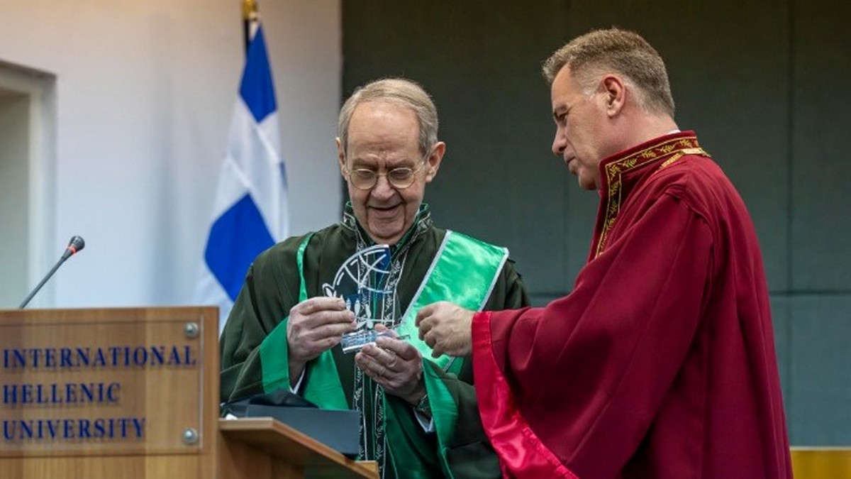 ΔΙΠΑΕ: Ο καθηγητής Κώστας Γραμμένος επίτιμος διδάκτορας