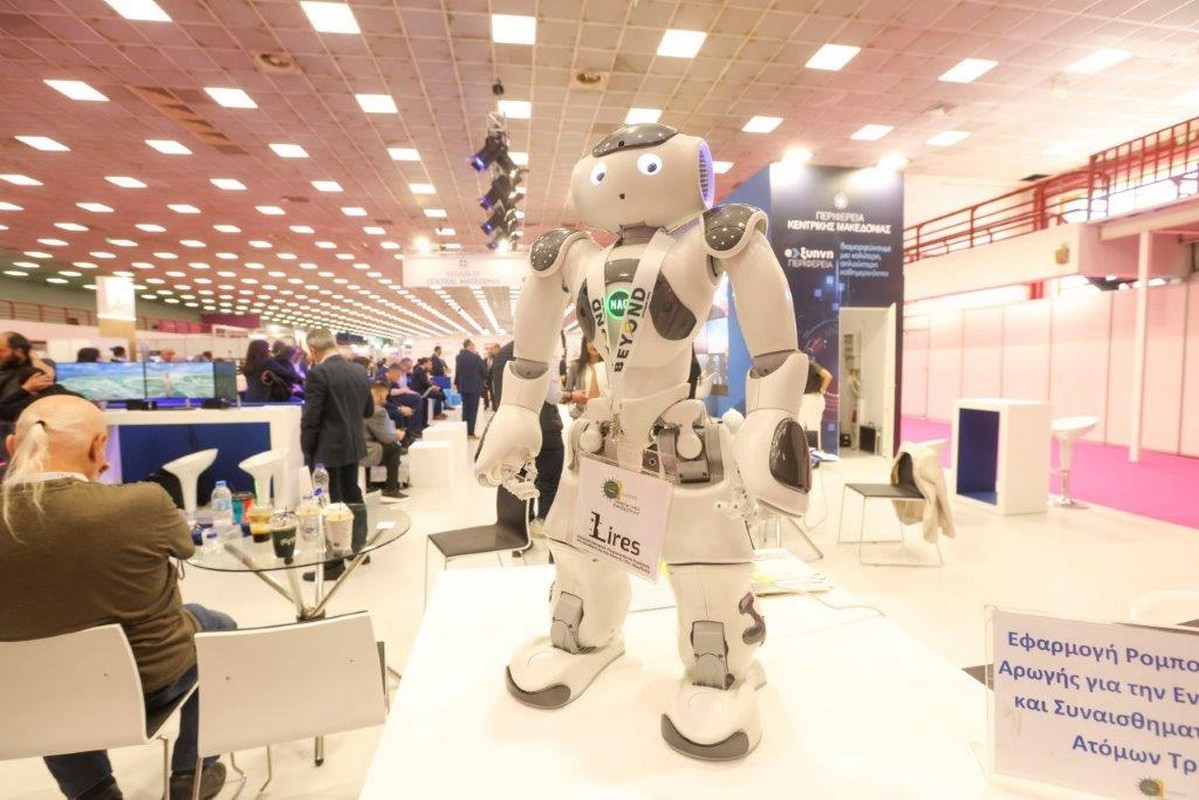 Έκθεση BEYOND 2024: Κοσμοσυρροή για τη Sophia the Robot