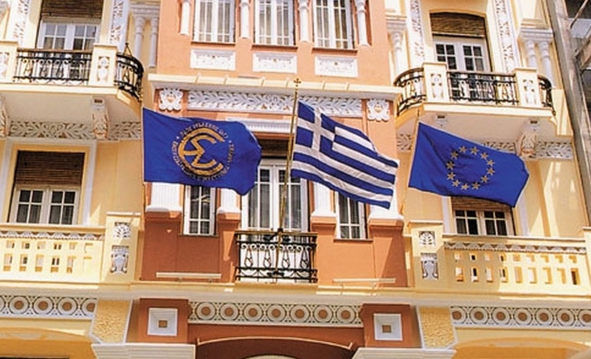 ΕΣΗΕΜ-Θ: Στάση εργασίας των δημοσιογράφων της ΕΡΤ3 κατά τη διάρκεια της παρέλασης