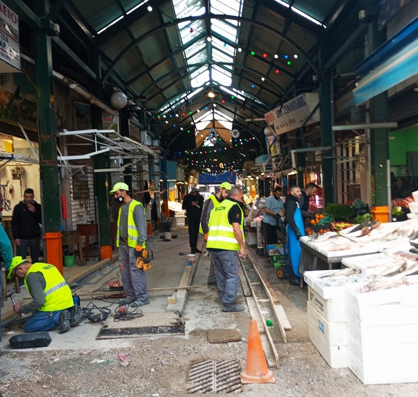 Καπάνι: Εργασίες σε εξέλιξη με ανοιχτά τα καταστήματα – Επί τόπου ο Πρόδρομος Νικηφορίδης