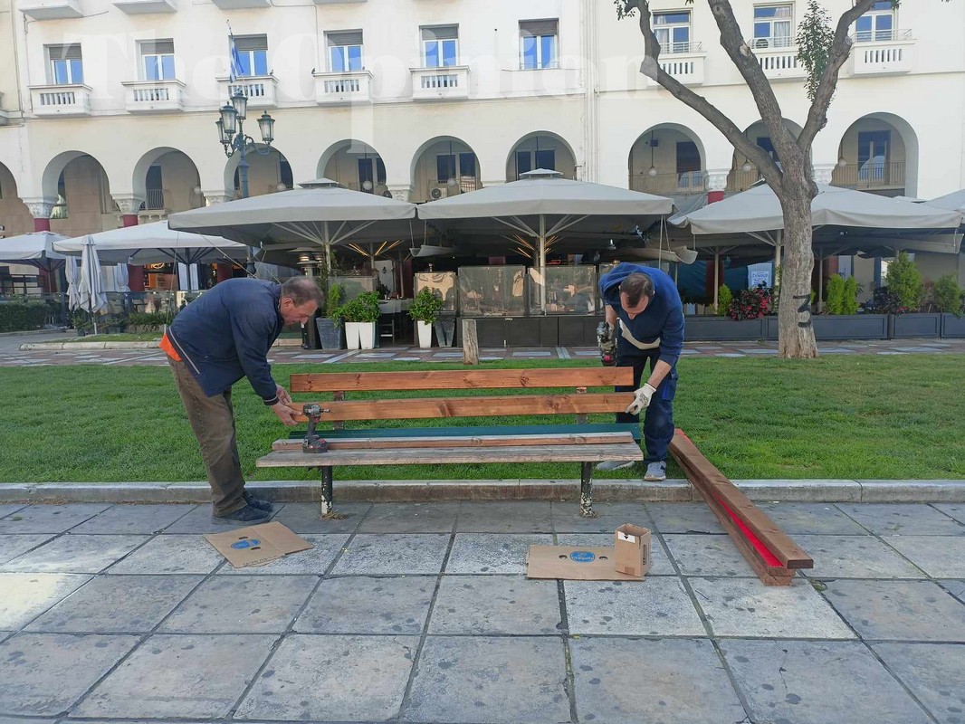Διπλή δράση καθαρισμού και αποκατάστασης στην πλατεία Αριστοτέλους – Επί τω έργω μικροί εθελοντές (ΦΩΤΟ-VIDEO)