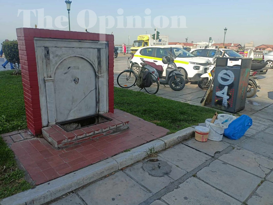 Διπλή δράση καθαρισμού και αποκατάστασης στην πλατεία Αριστοτέλους – Επί τω έργω μικροί εθελοντές (ΦΩΤΟ-VIDEO)