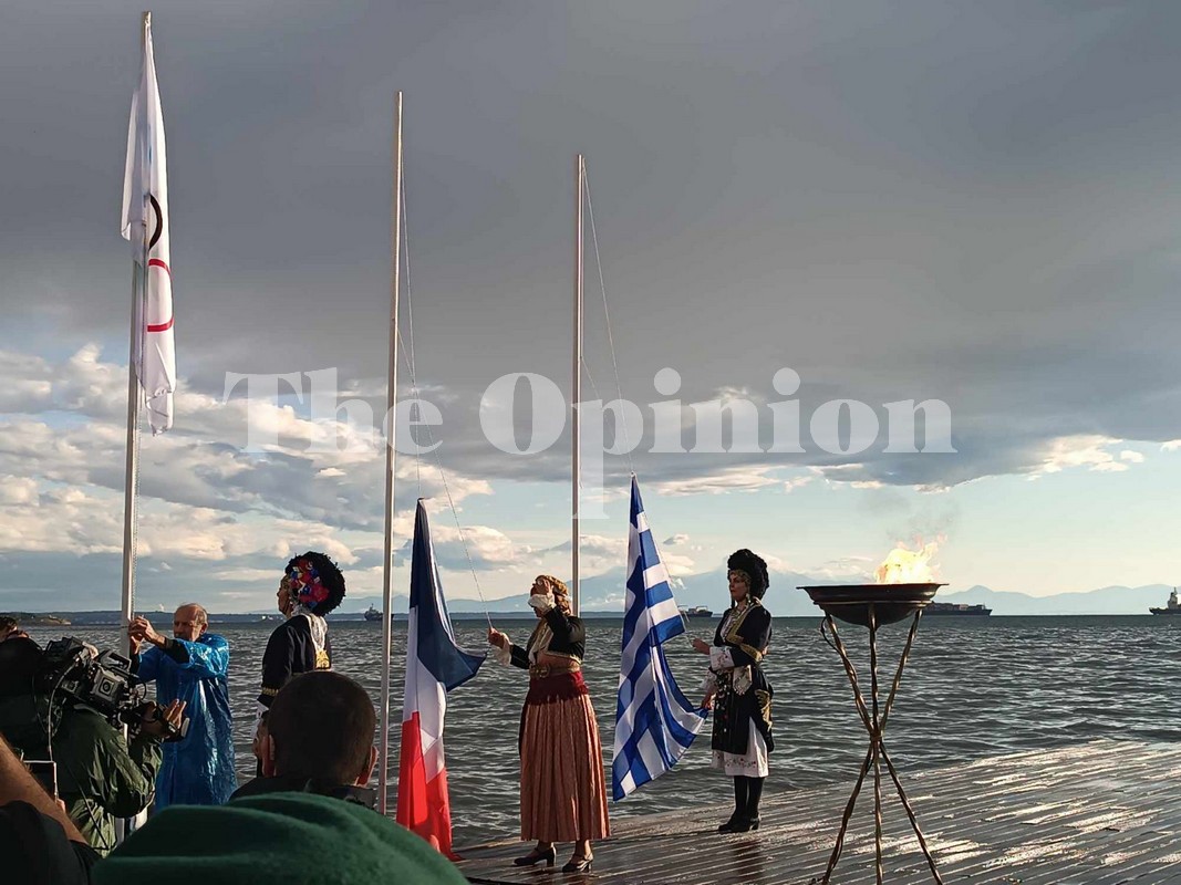 Στη Θεσσαλονίκη η Ολυμπιακή Φλόγα – Μέχρι αύριο θα βρίσκεται στη Νέα Παραλία (ΦΩΤΟ)
