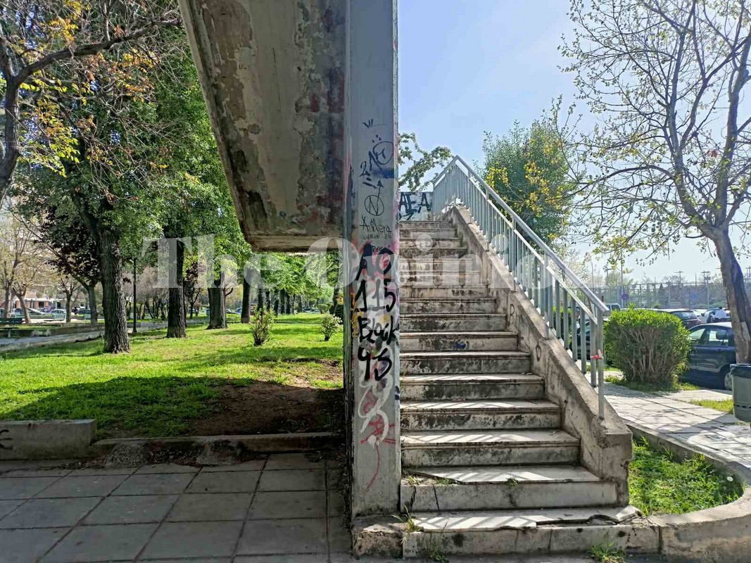Τι συμβαίνει με την στατική επάρκεια της πεζογέφυρας στη Μεγάλου Αλεξάνδρου (ΦΩΤΟ)