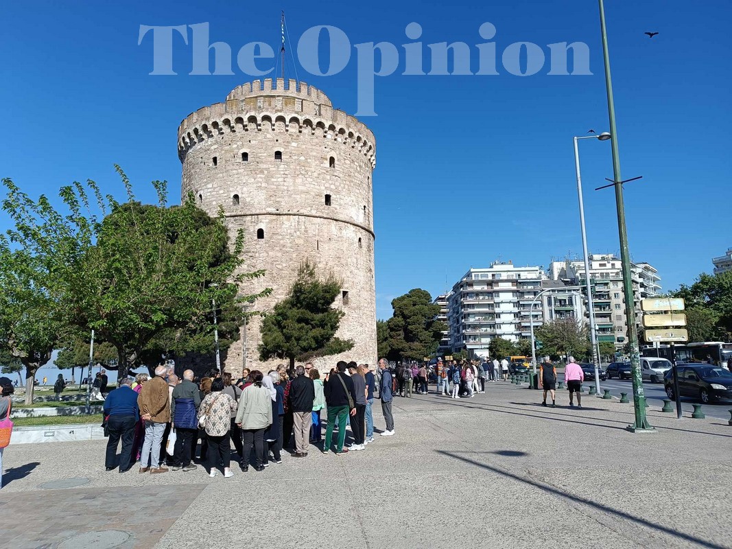 «Κατακτούν» τη Θεσσαλονίκη οι τουρίστες (ΦΩΤΟ)