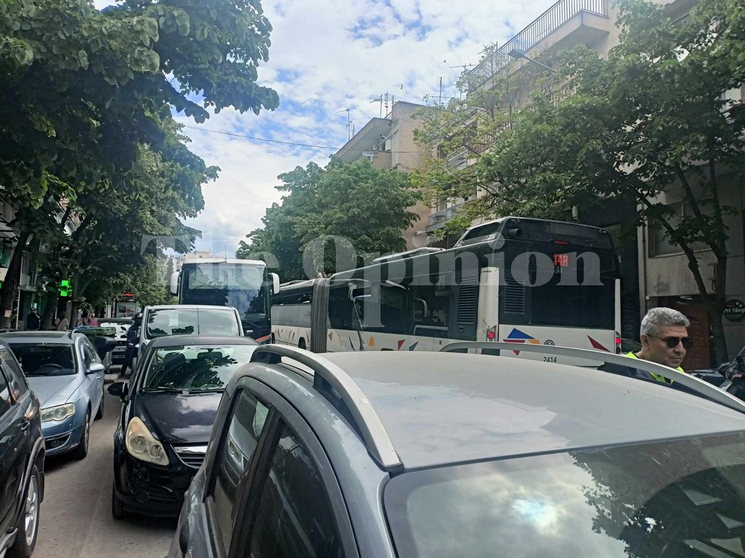 Θεσσαλονίκη: Ροζ «ραβασάκια» στη Λαμπράκη (ΦΩΤΟ+VIDEO)