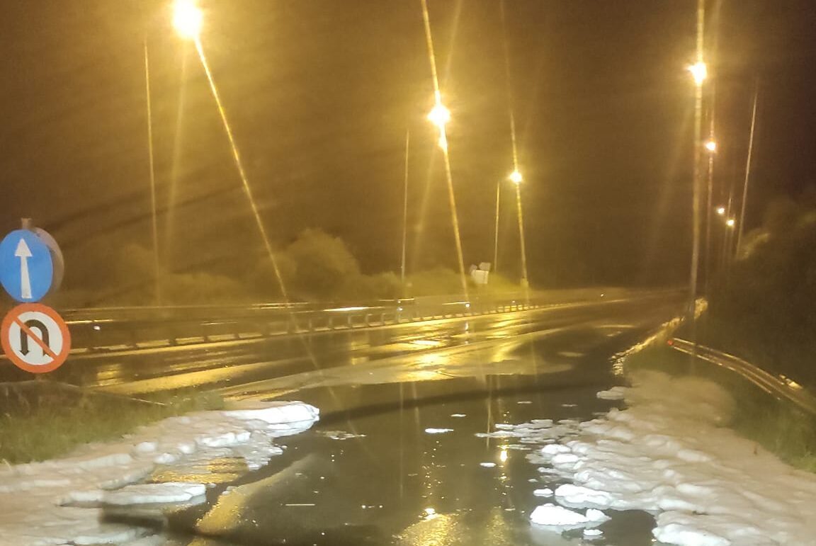 Χαλάζι σαν… χιόνι στην Χαλκιδική (ΦΩΤΟ+VIDEO)