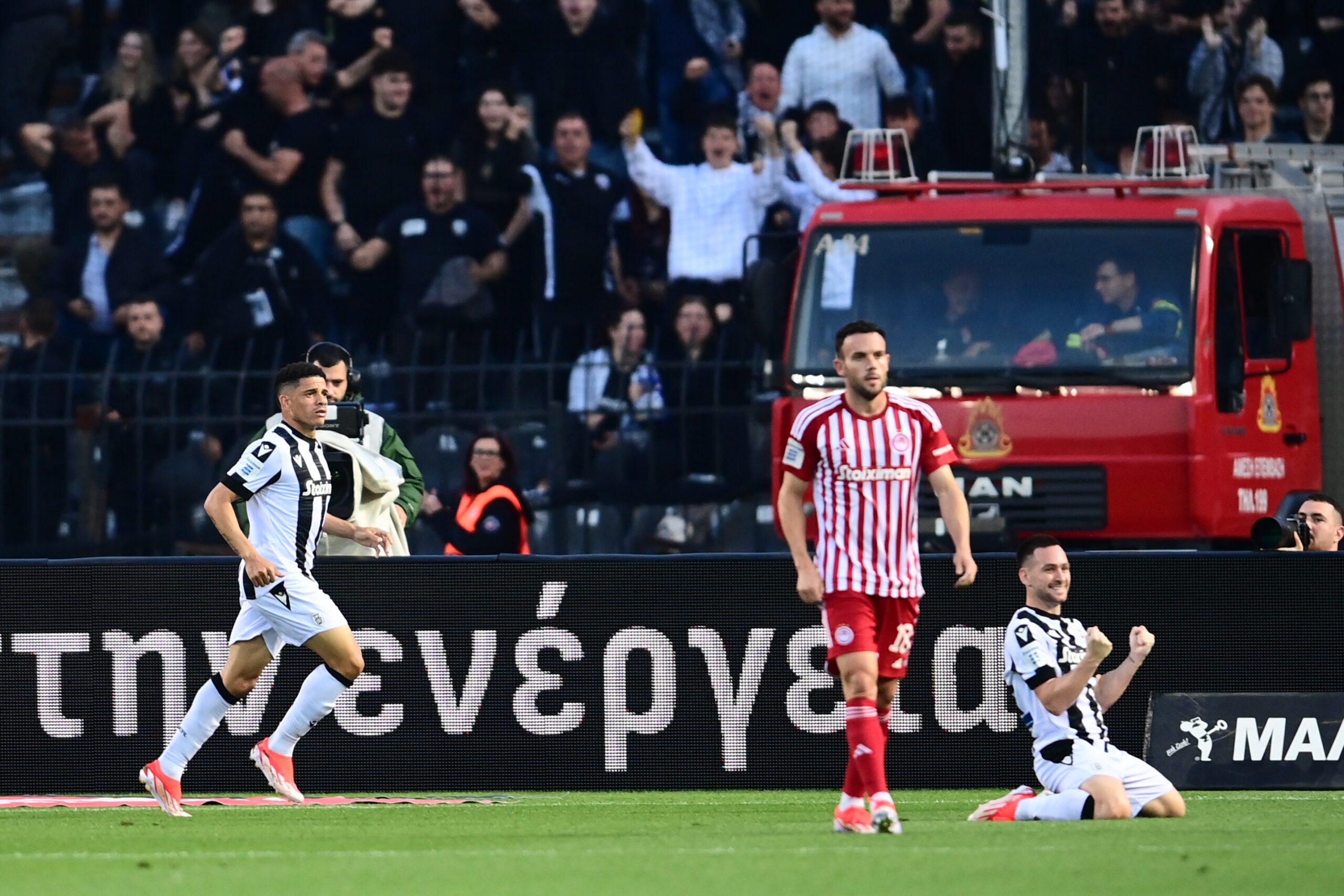 ΠΑΟΚ-Ολυμπιακός 2-0: Πήρε το ντέρμπι «ζωής και θανάτου» και επέστρεψε για τον τίτλο