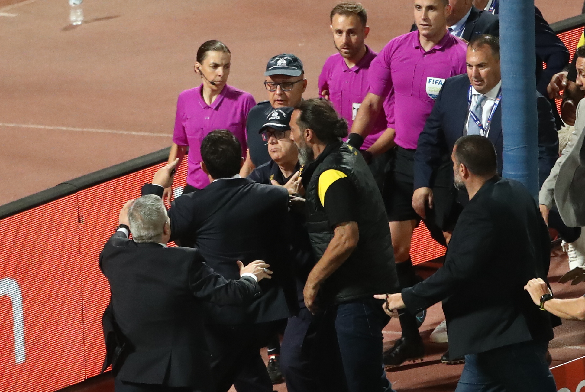 Έξαλλοι στον Άρη με την Φραπάρ: Κινήθηκε εναντίον της ο Καρυπίδης