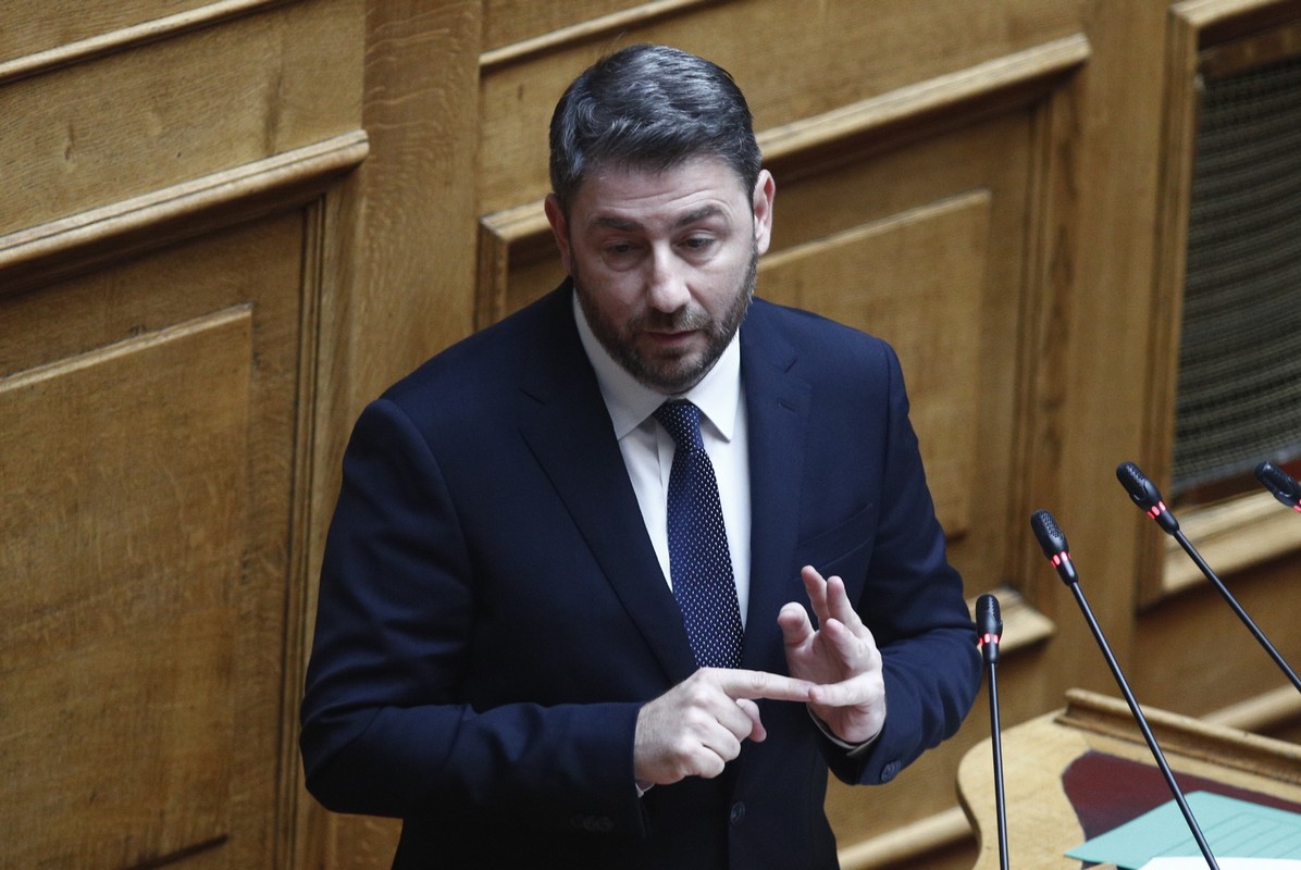 Τροπολογία ΠΑΣΟΚ για κατάργηση χρεώσεων των τραπεζών – Από ποια ποσά θα γλυτώσουν οι πολίτες