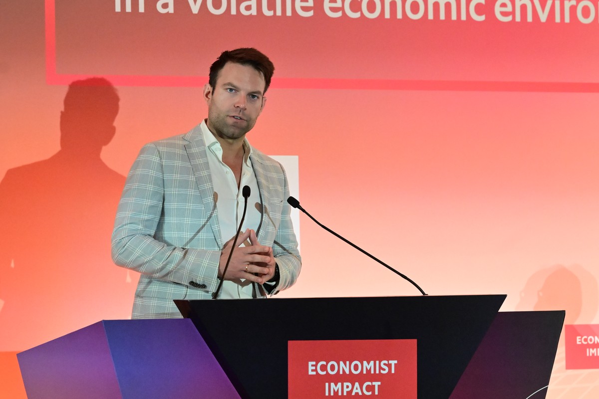 Κασσελάκης: «Η ελληνική κυβέρνηση στραγγαλίζει τις μικρομεσαίες επιχειρήσεις – Πάει στις ευρωεκλογές με κρυφή ατζέντα»