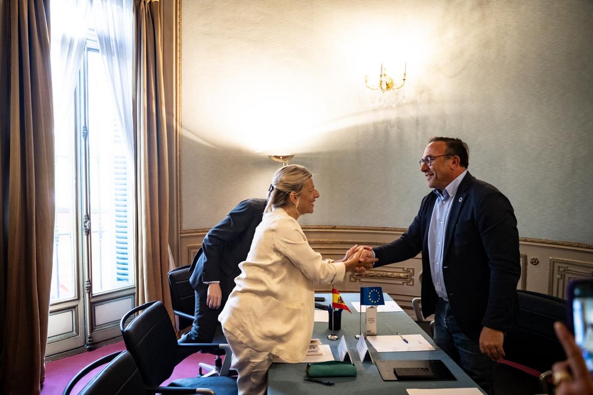 Συνάντηση Πέτρου Κόκκαλη με τη Yolanda Diaz – «Απαραίτητη η ύπαρξη ενός πράσινου κόμματος στην Ελλάδα» (ΦΩΤΟ)