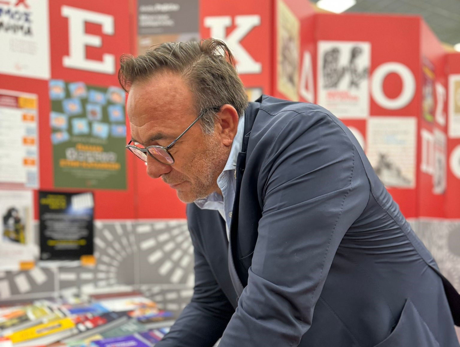 «Ο κόσμος καίγεται» και ο Πέτρος Κόκκαλης στην έκθεση βιβλίου Θεσσαλονίκης