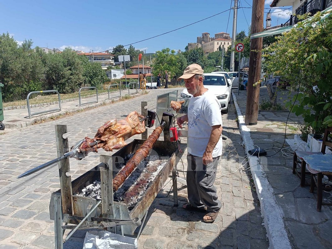 Πήραν φωτιά οι σούβλες στη Θεσσαλονίκη (ΦΩΤΟ-VIDEO)