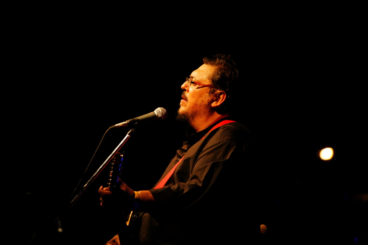 Θεσσαλονίκη: Αφιέρωμα στον Λαυρέντη Μαχαιρίτσα με τον Διονύση Τσακνή & τα «Κίτρινα Ποδήλατα»