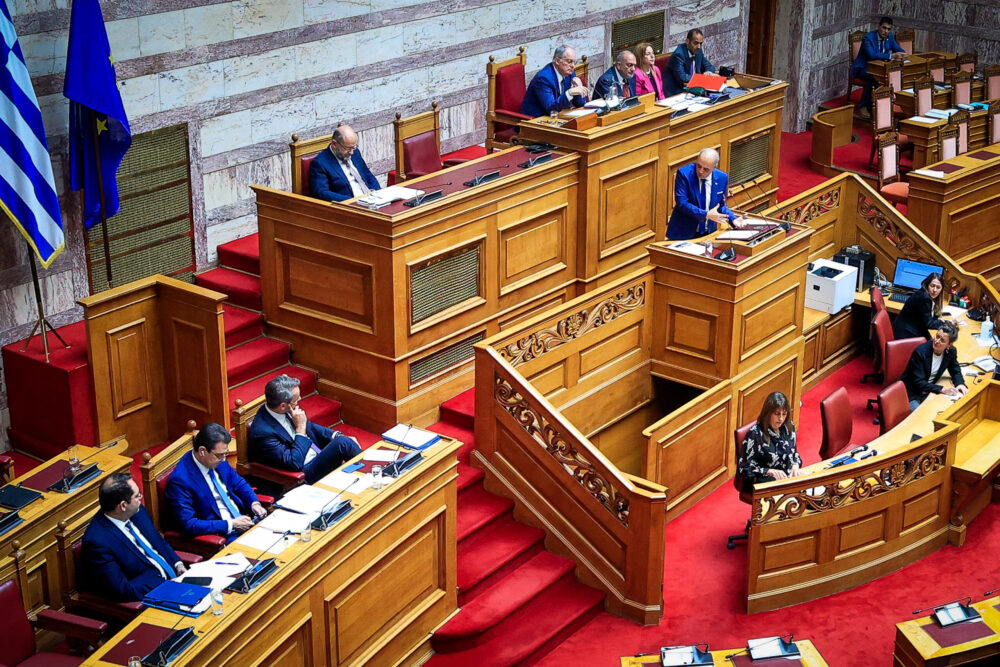 Κόντρα Μητσοτάκη – Βελόπουλου στη Βουλή (VIDEO)