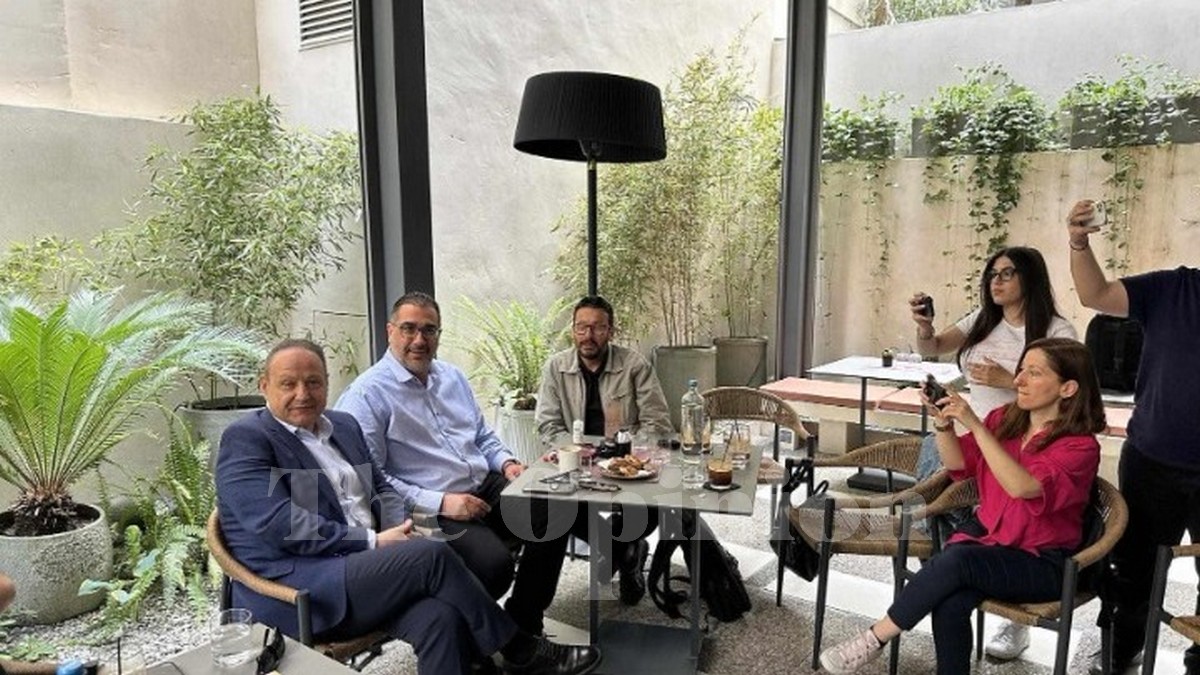 Οι ατάκες Αγγελούδη στους δημοσιογράφους (ΦΩΤΟ)