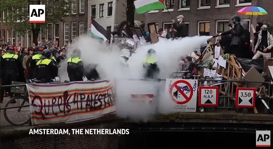 Ολλανδία: Δεκάδες συλλήψεις και επεισόδια σε διαδήλωση αλληλεγγύης για τη Γάζα (VIDEO)