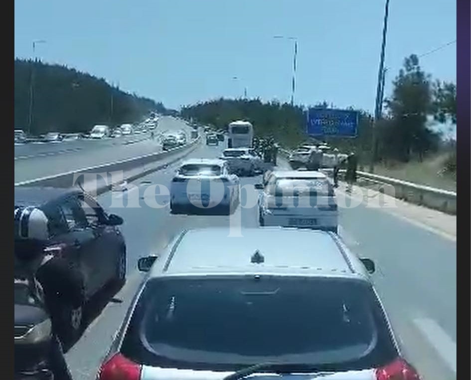 Θεσσαλονίκη: Σύγκρουση ΙΧ με λεωφορείο στον Περιφερειακό (VIDEO)