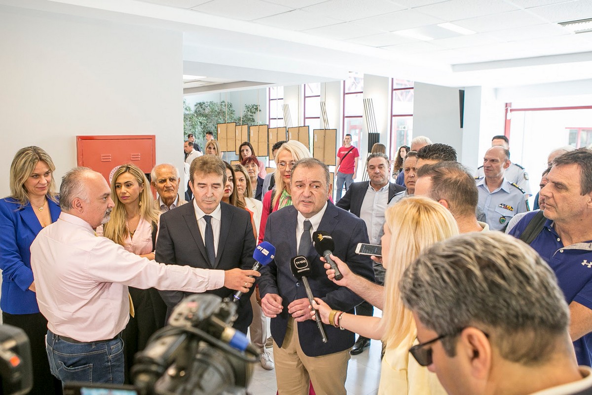 Στο δημαρχείο στο Πανόραμα ο Χρυσοχοΐδης – Καϊτεζίδης: «Επιτέλους βλέπουμε αστυνομικούς στους δρόμους και στις γειτονιές μας»
