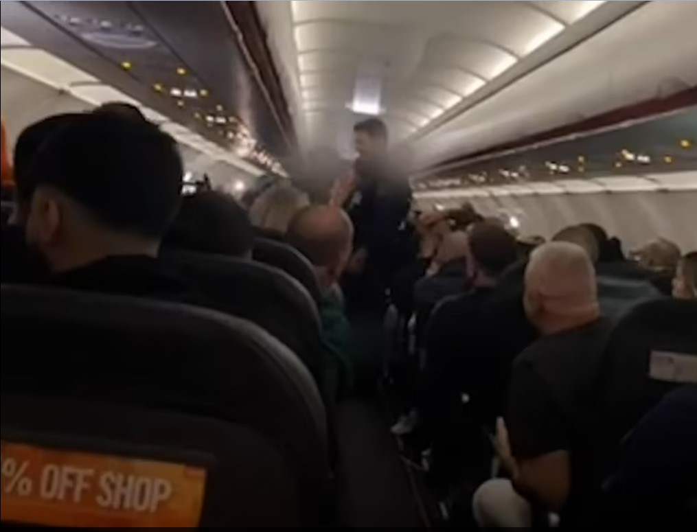 Αναγκαστική προσγείωση αεροσκάφους επειδή ζευγάρι… τσακώθηκε με επιβάτες (VIDEO)