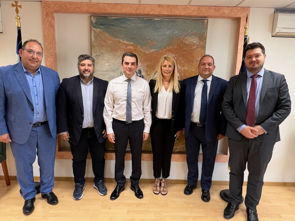 Αντιπροσωπεία του ΕΕΘ επισκέφθηκε τον Υπουργό Ανάπτυξης- Κατατέθηκαν τα μεγάλα προβλήματα των επαγγελματιών