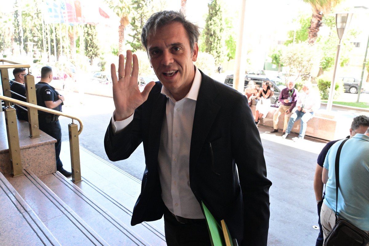 Δ. Μάντζος για δηλώσεις Ζαχάροβα: «Πρόκειται για επιβεβαίωση της απόλυτης ταύτισης της Ρωσίας με τις τουρκικές θέσεις»