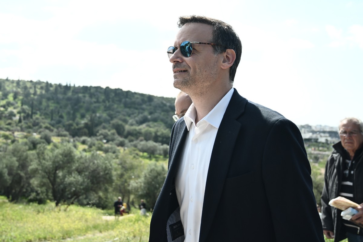 Ακόμα δεν τον είδαμε, ηγέτη τον βαφτίσαμε