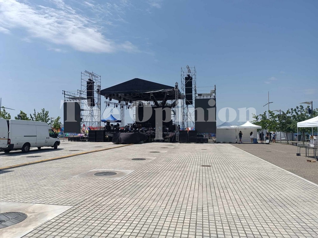 Παπαρίζου, Μαραβέγιας και Δεληβοριάς στη σκηνή του Europride σήμερα