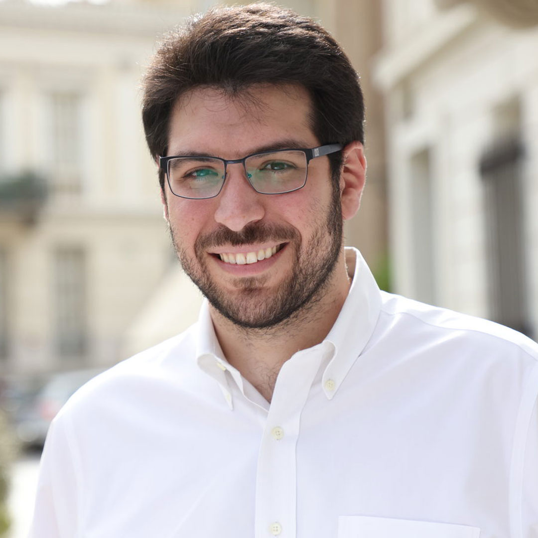 Η ακρίβεια αντιμετωπίζεται με μέτρα, όχι με επιστολές