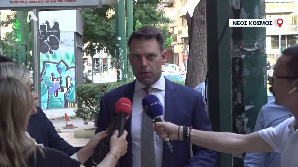 Το πρώτο σχόλιο του Στέφανου Κασσελάκη μετά την ανακοίνωση του exit poll (VIDEO)