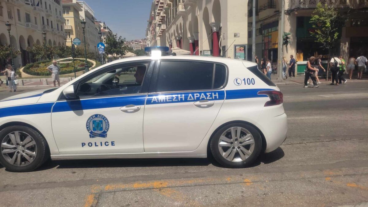 Θεσσαλονίκη: Άγνωστοι ανάρτησαν πανό στο Ολύμπιον – Προσαγωγές ατόμων (ΦΩΤΟ+ VIDEO)