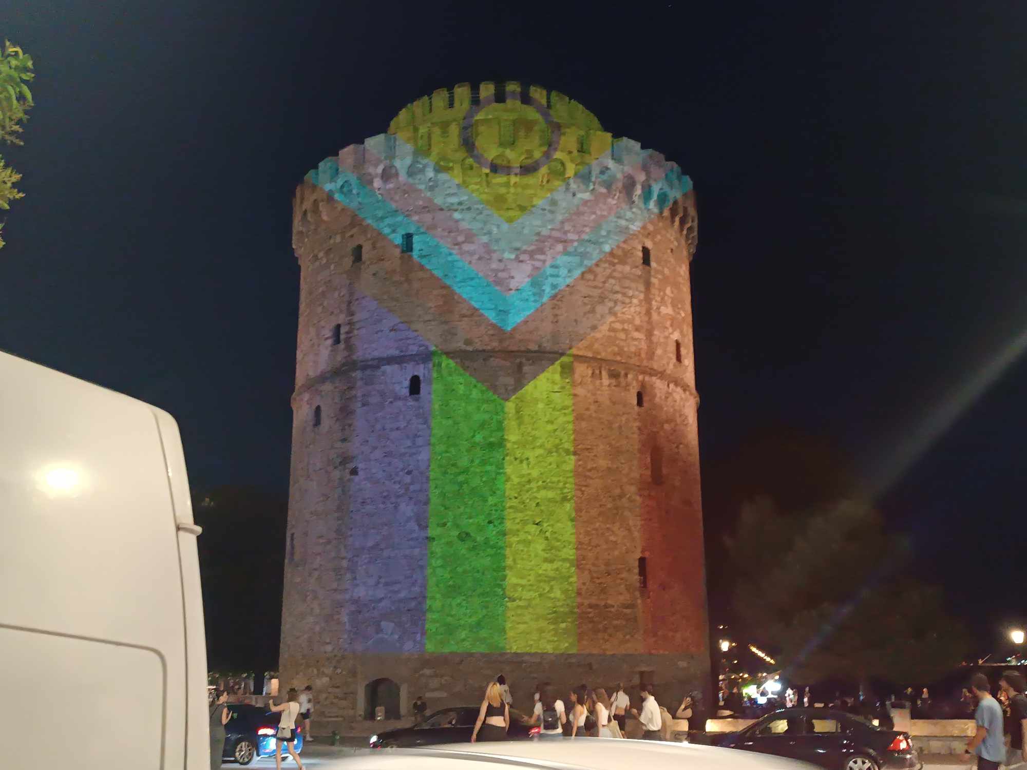 EuroPride 2024: Φωταγωγήθηκε ο Λευκός Πύργος (ΦΩΤΟ+ΒΙΝΤΕΟ)