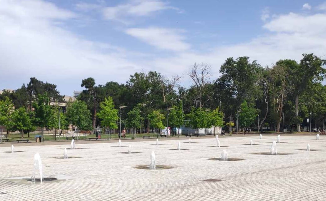 Νέα Παραλία: Επαναλειτουργούν κάποια σιντριβάνια στον Κήπο του Αλέξανδρου