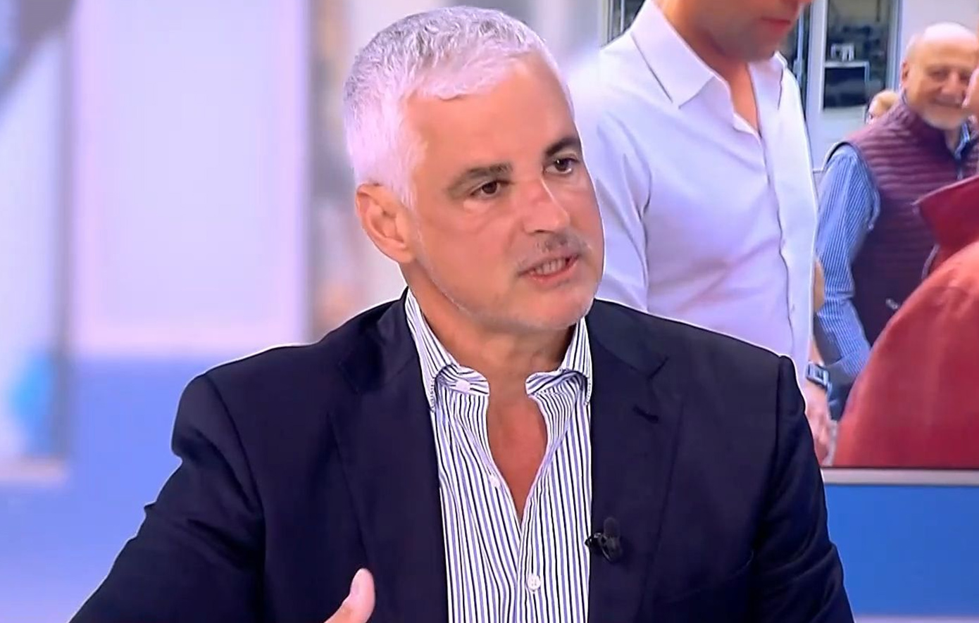 Ακούει τον Σπηλιωτόπουλο