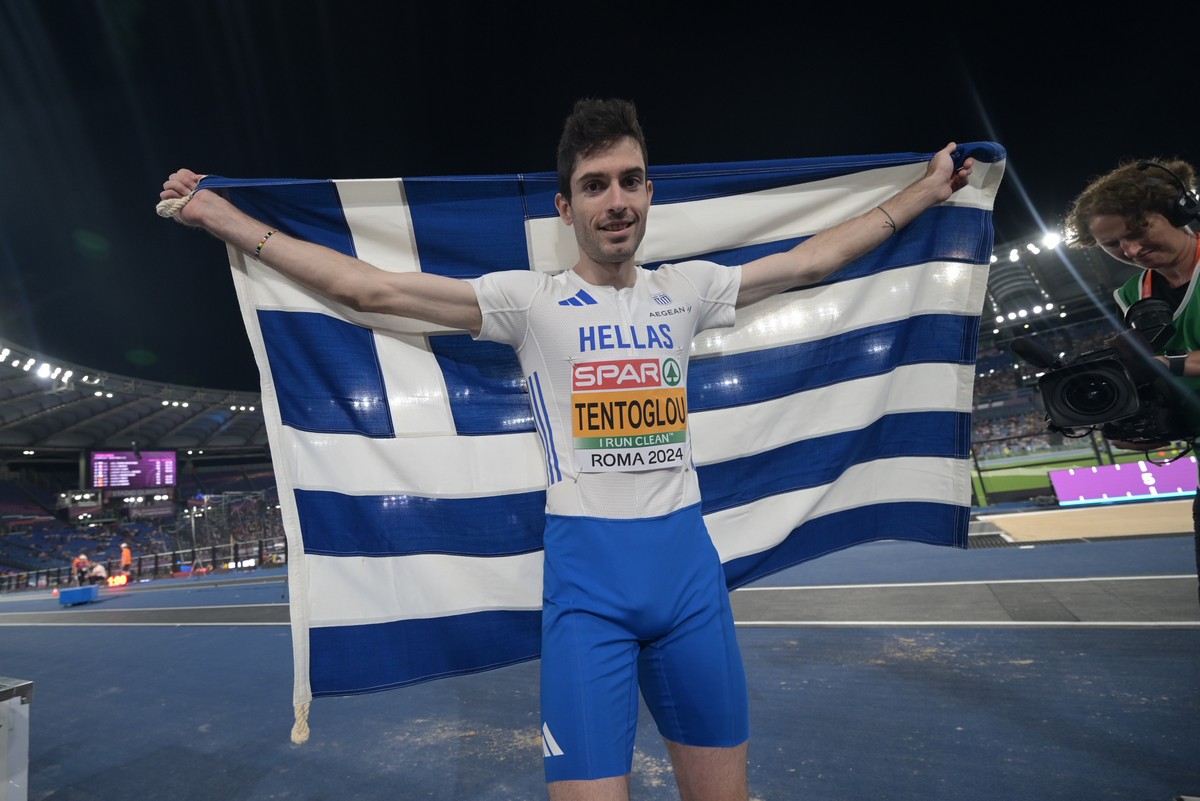 Γιγαντοοθόνη στα Γρεβενά για τον Τεντόγλου