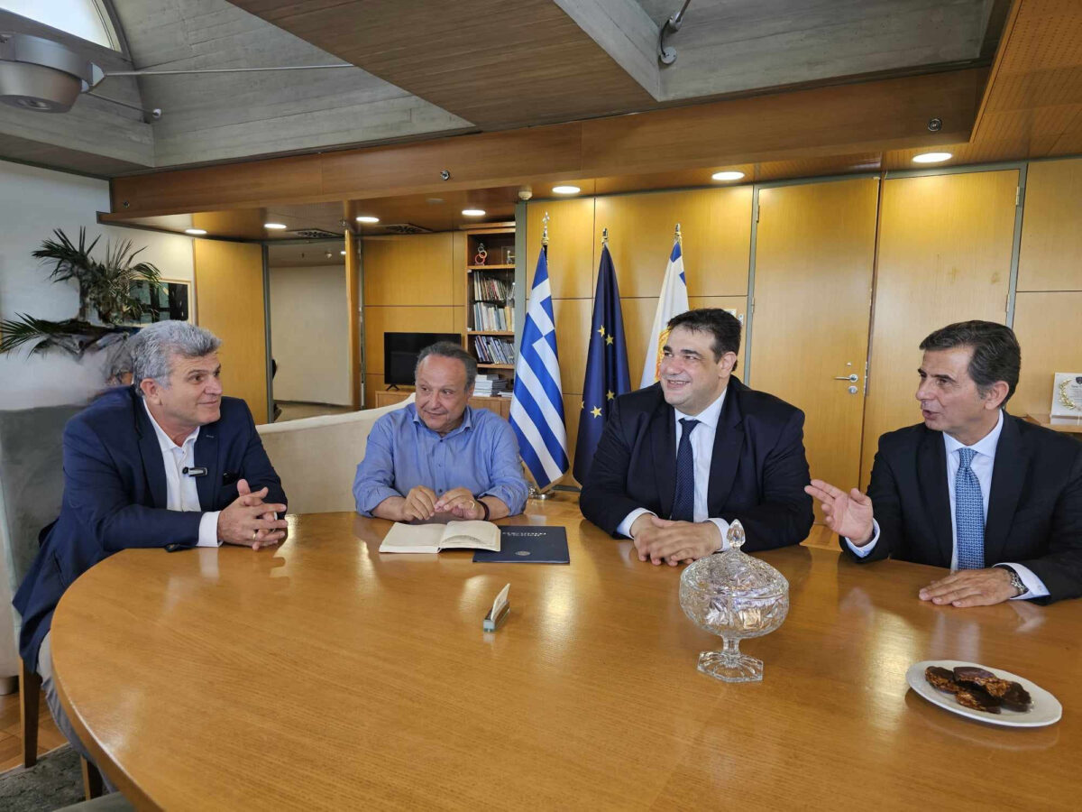 Σχολική στέγη και Flyover στο επίκεντρο της συνάντησης Αγγελούδη με τον νέο Υπουργό Εσωτερικών Θεόδωρο Λιβάνιο (ΦΩΤΟ)