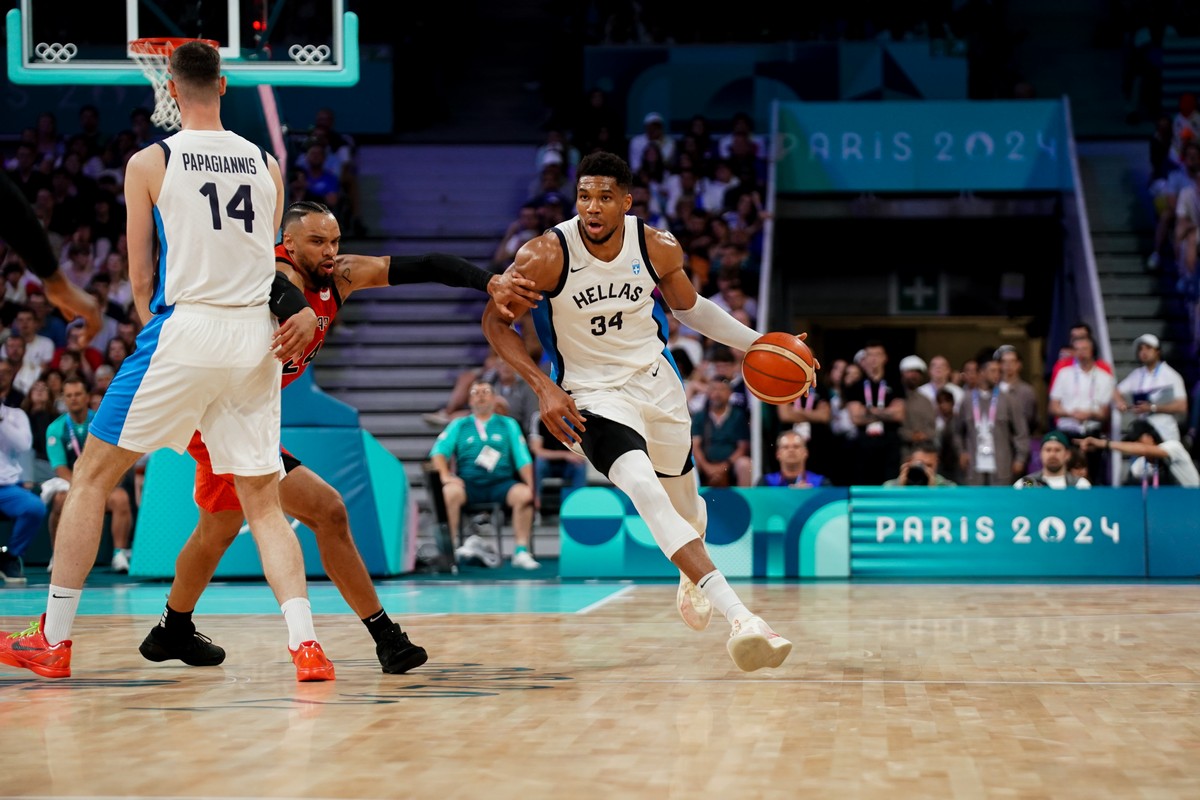 Γιάννης Αντετοκούνμπο: Τriple-double ενάντια στους Πίστονς (VIDEO)