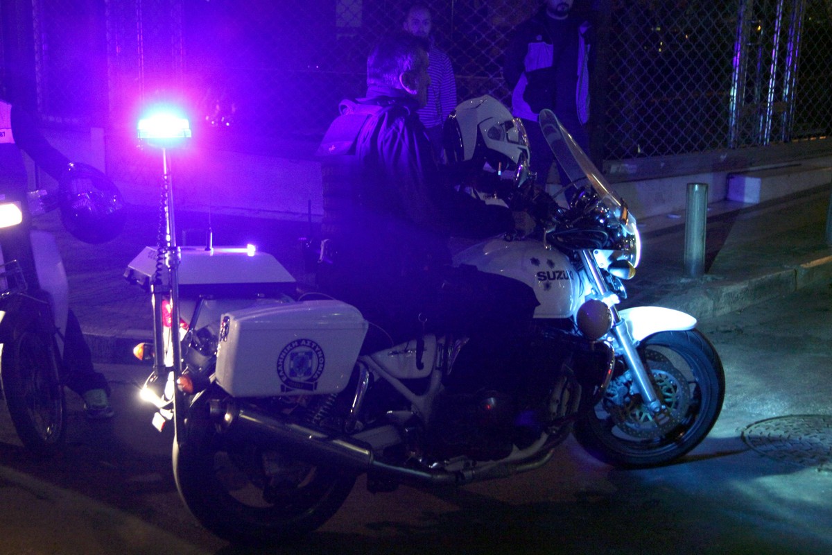 Με τραύματα στο κεφάλι και στην πλάτη δύο νέοι στα Λαδάδικα – Ήταν υπό την επήρεια αλκοόλ